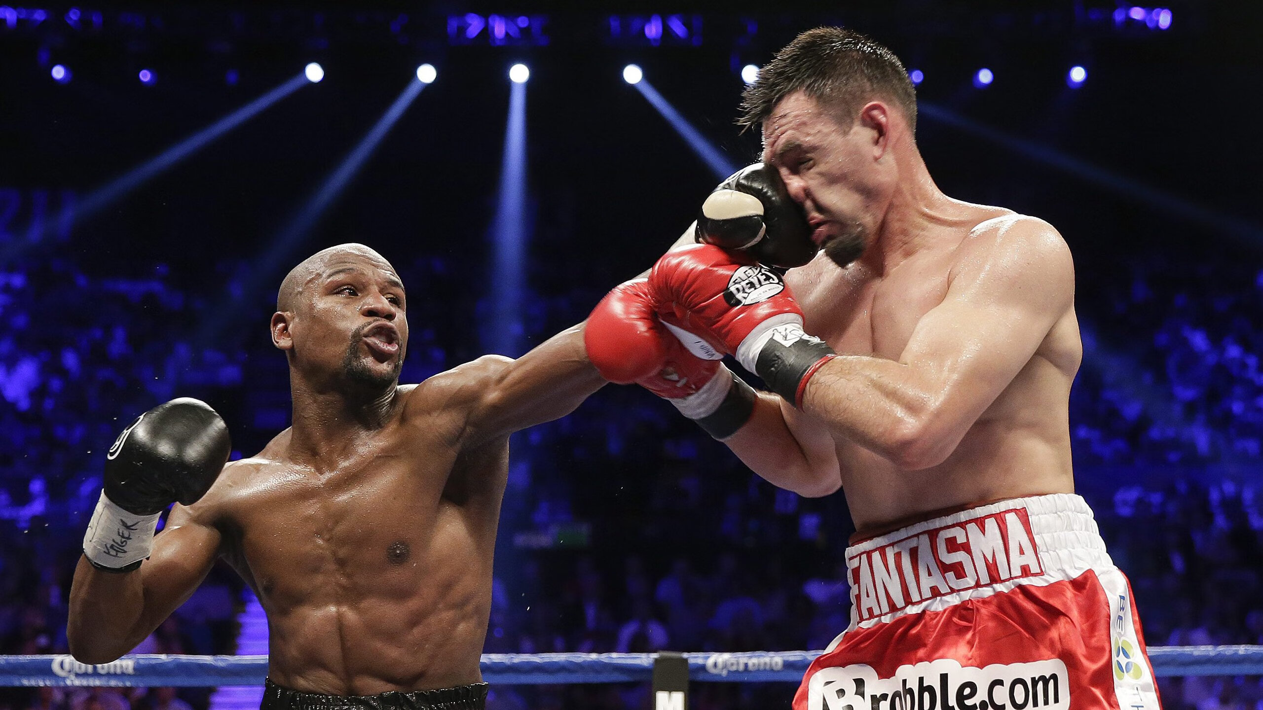 乌拉圭队后卫佩雷斯在巴黎奥运会上表现出色，乌拉圭队主帅