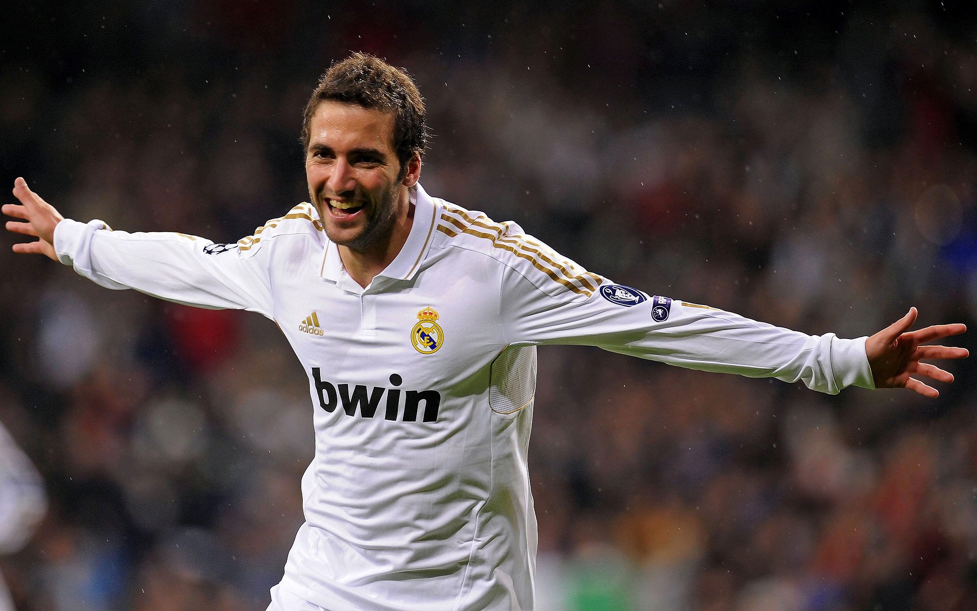 体育与对手展开激烈杯赛较量，竞技体育中的对手